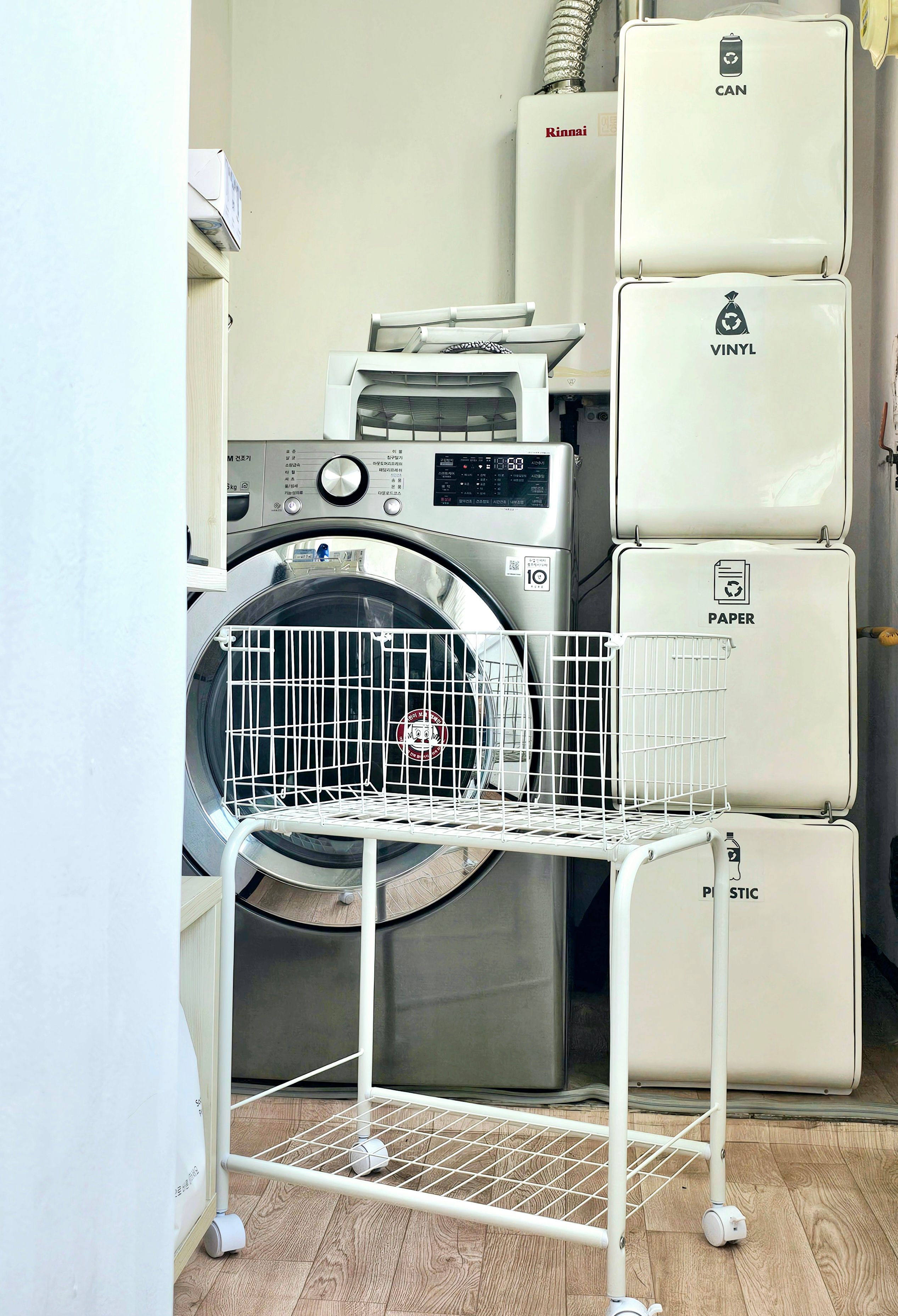 Minimal Rolling Wire Storage Cart user photo