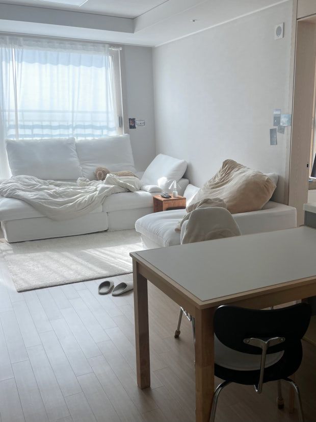 Ceramic Tabletop Solid Wood Frame Dining Table user photo