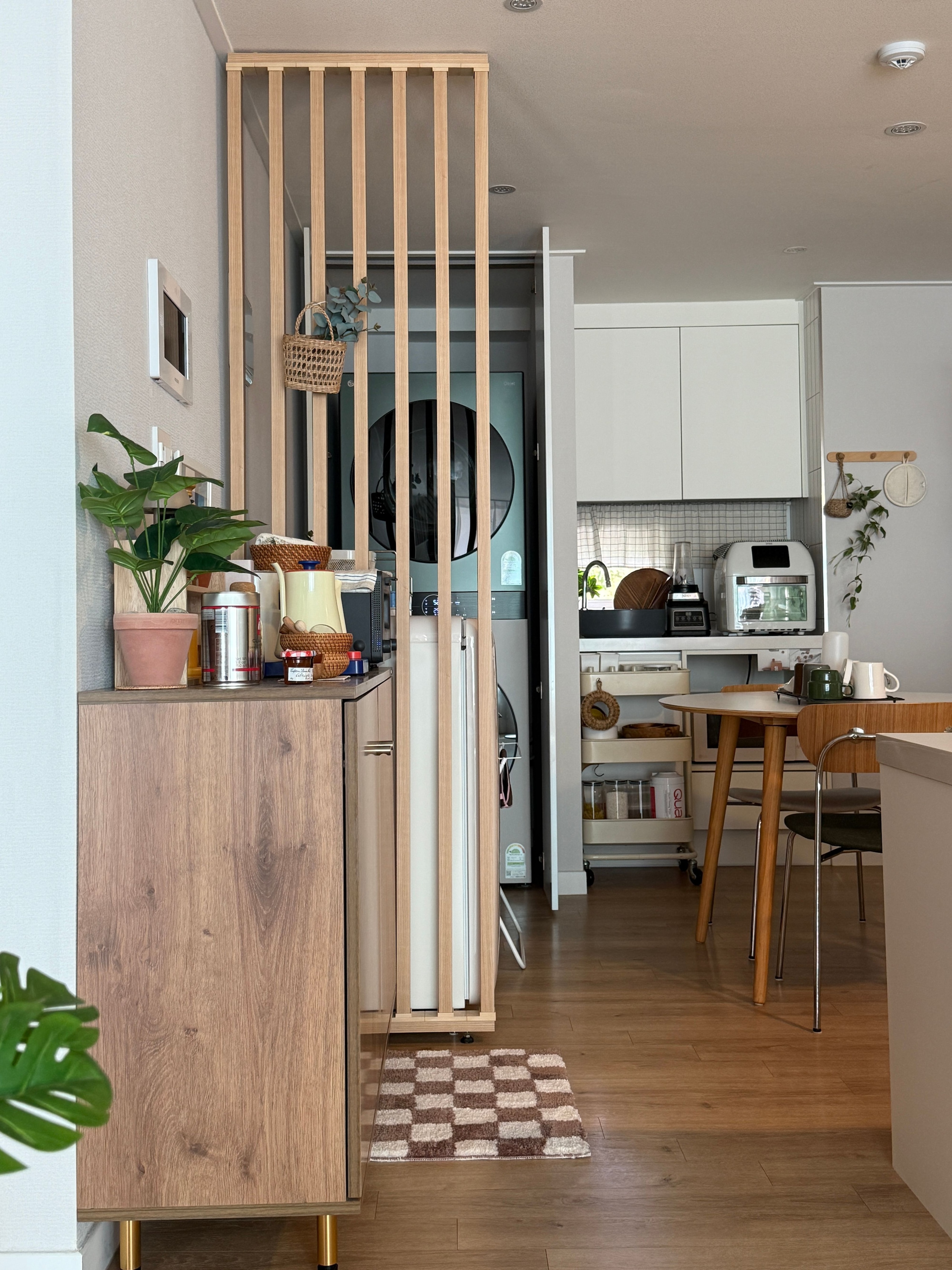 Sono Round Wood Dining Table user photo