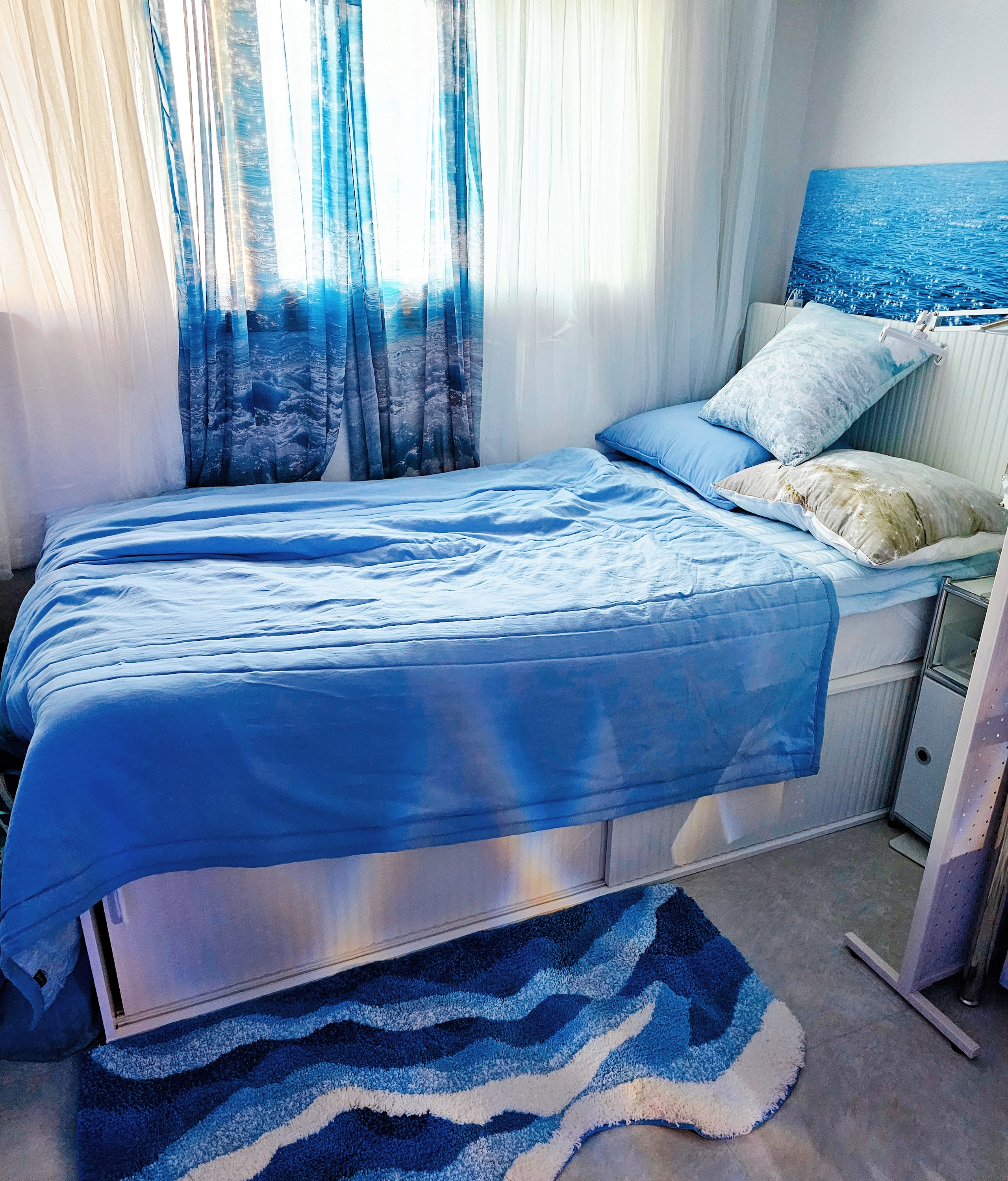 Wavy Blue Tufted Rug user photo