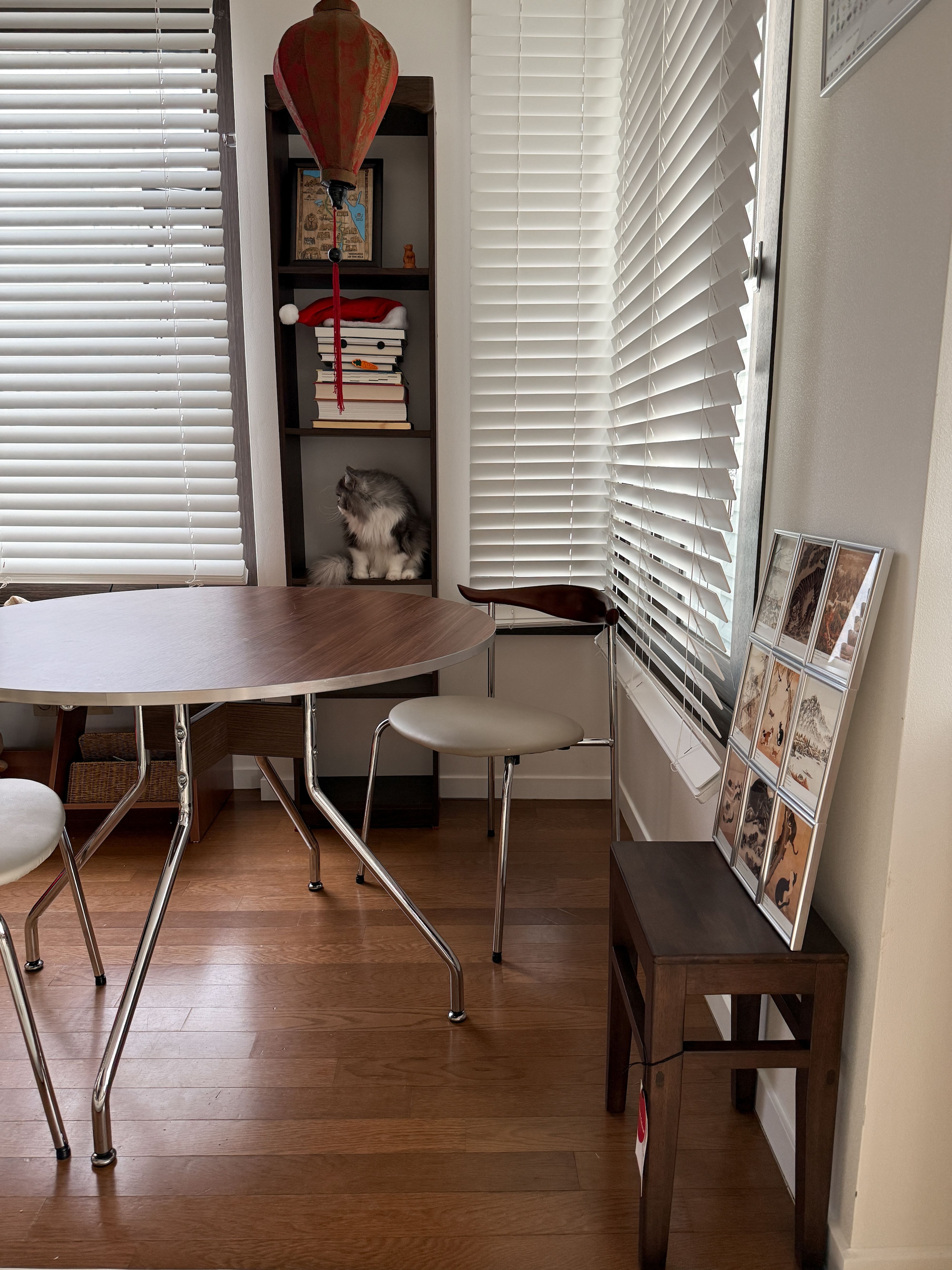 Round Steel Leg Dining Table user photo