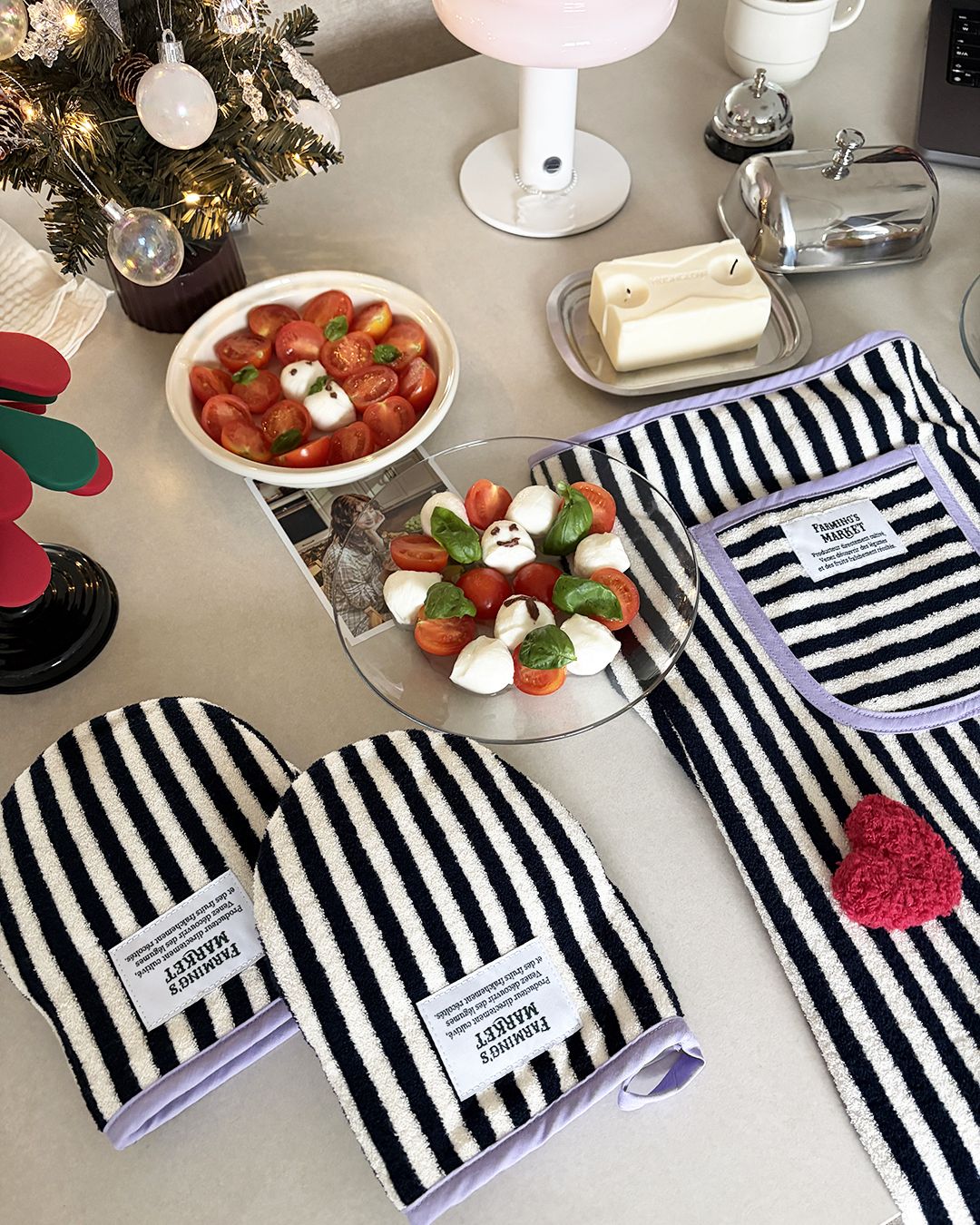 Cozy Kitchen Apron & Oven Mitt Gift Set user photo