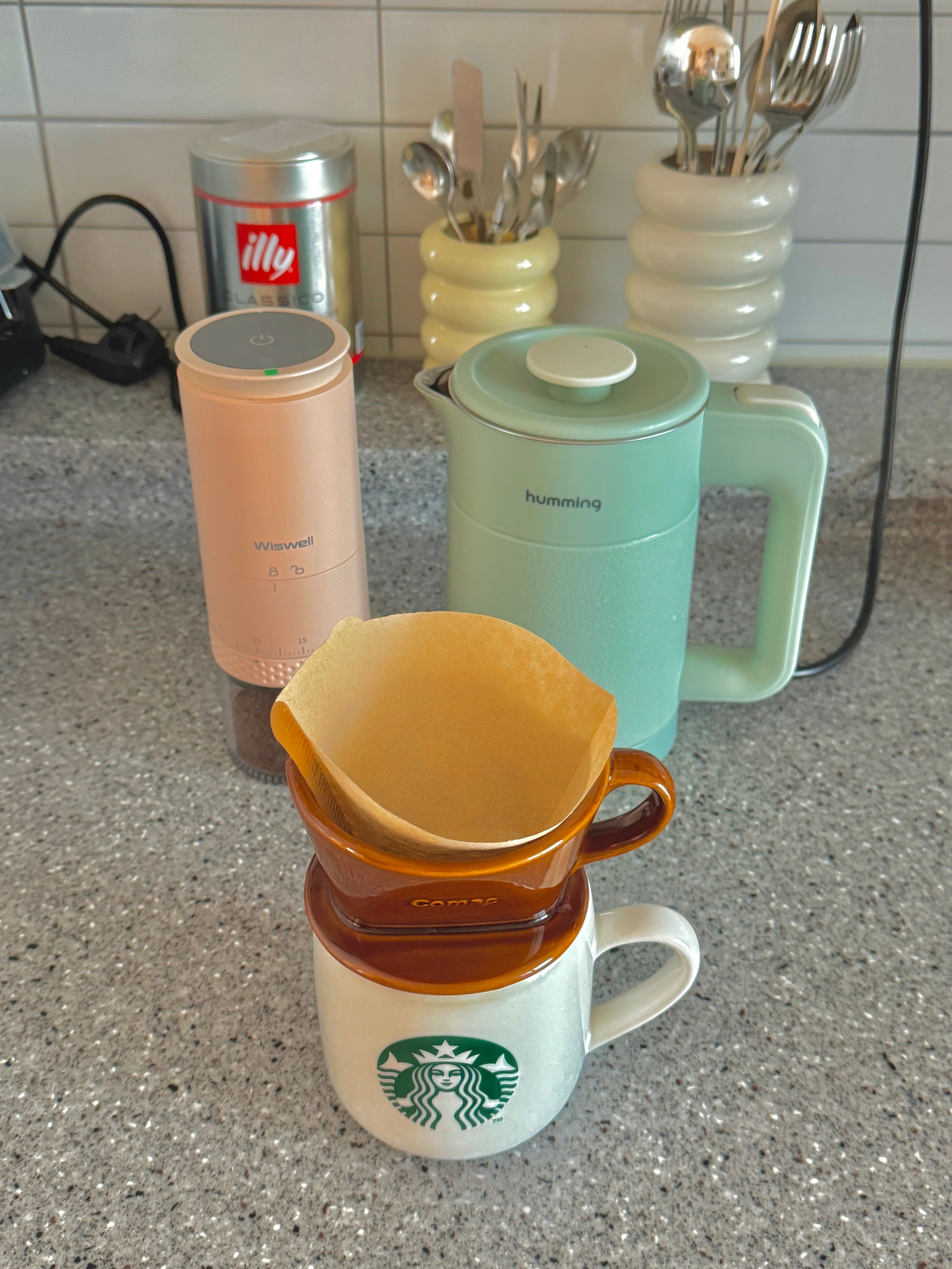 Cloud Ceramic Self-Draining Utensil Holder user photo