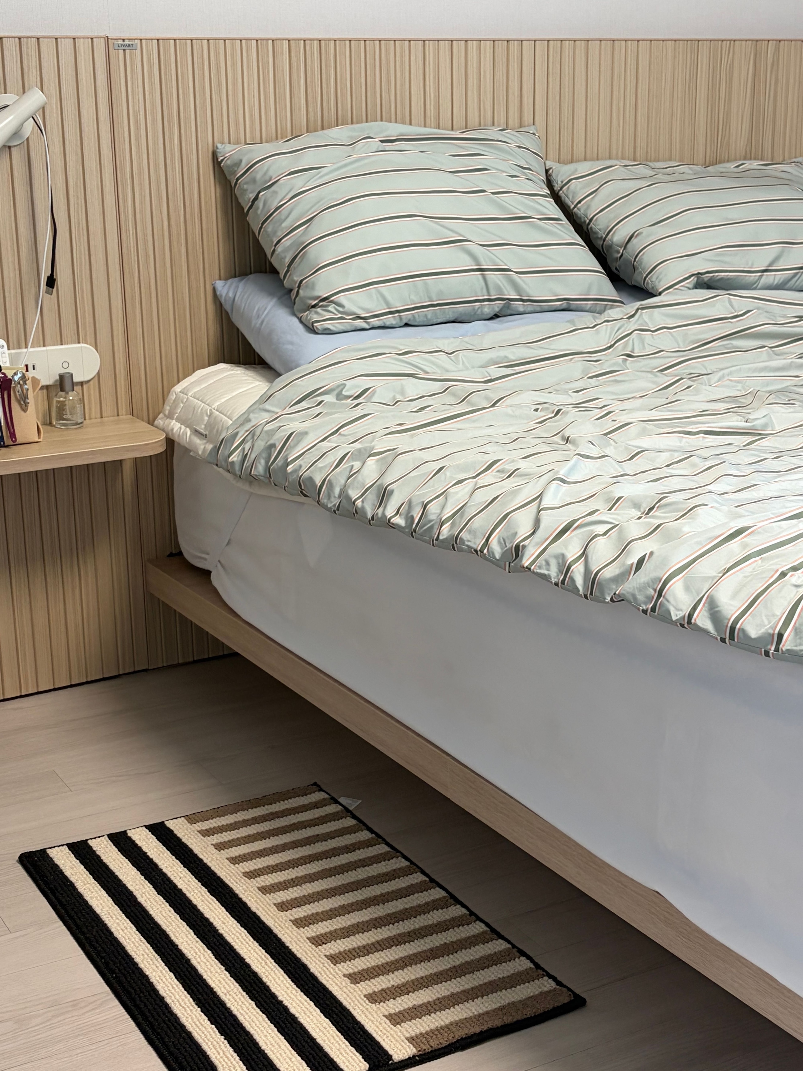 Self-Warming Stripe Comforter Set user photo