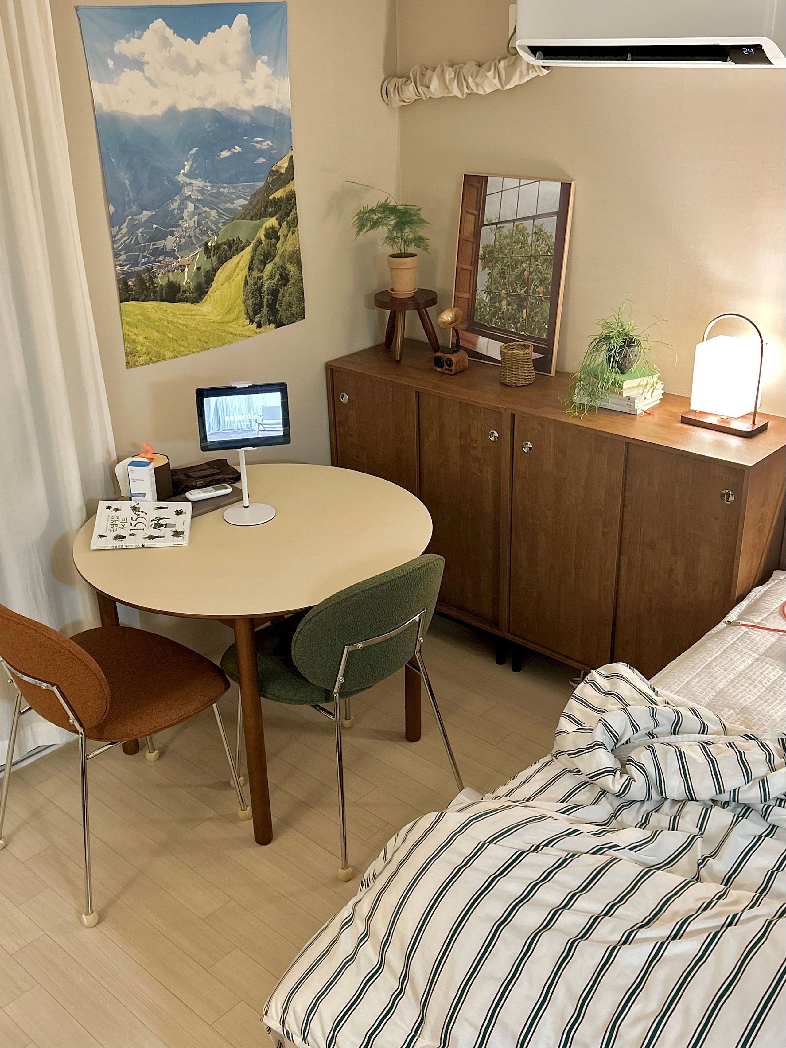 OAH Round Wood Plant Stool user photo