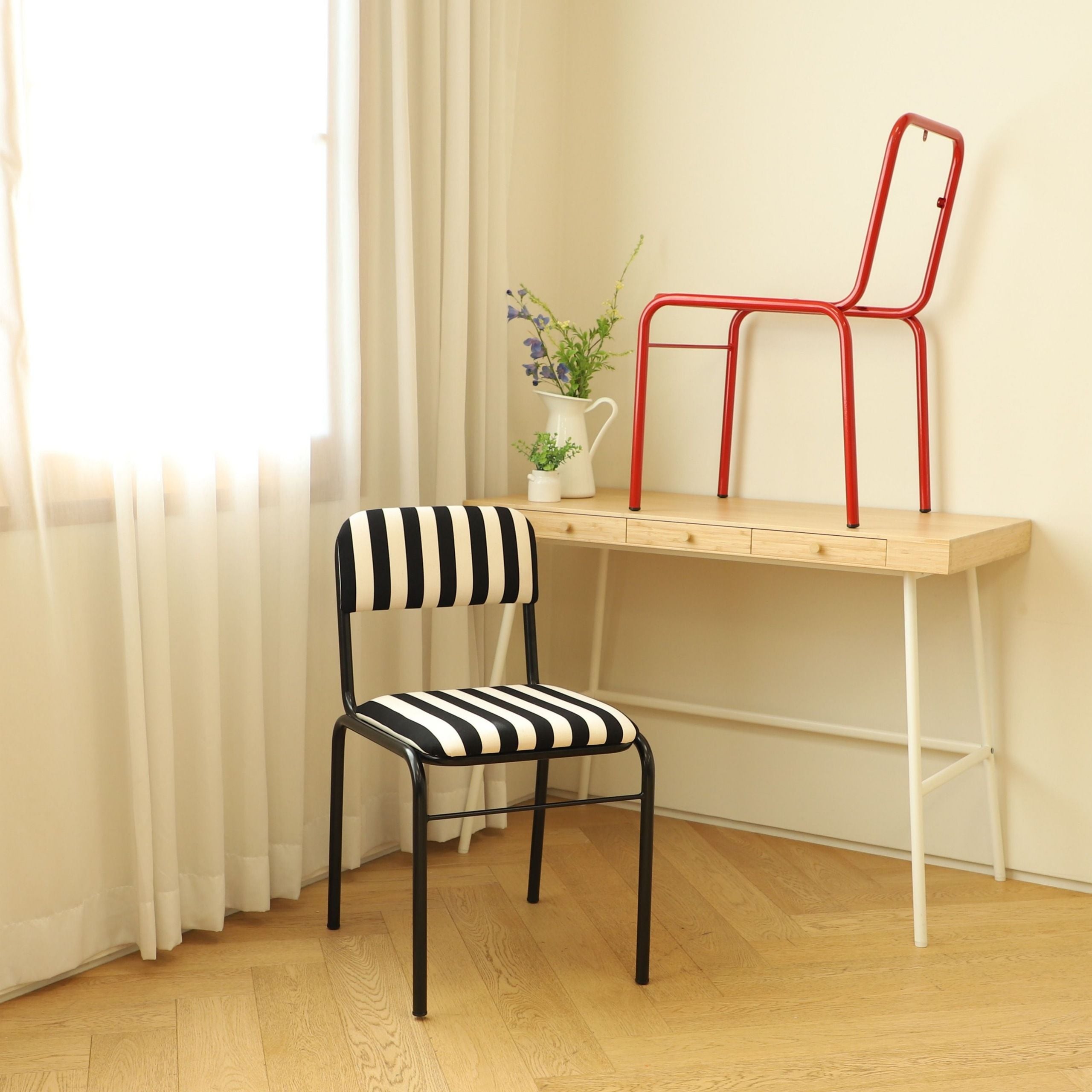 ブラックストライプデザインチェア 椅子 F1758 ブラック ストライプ チェア［4色］| Ohouse(オーハウス)家具