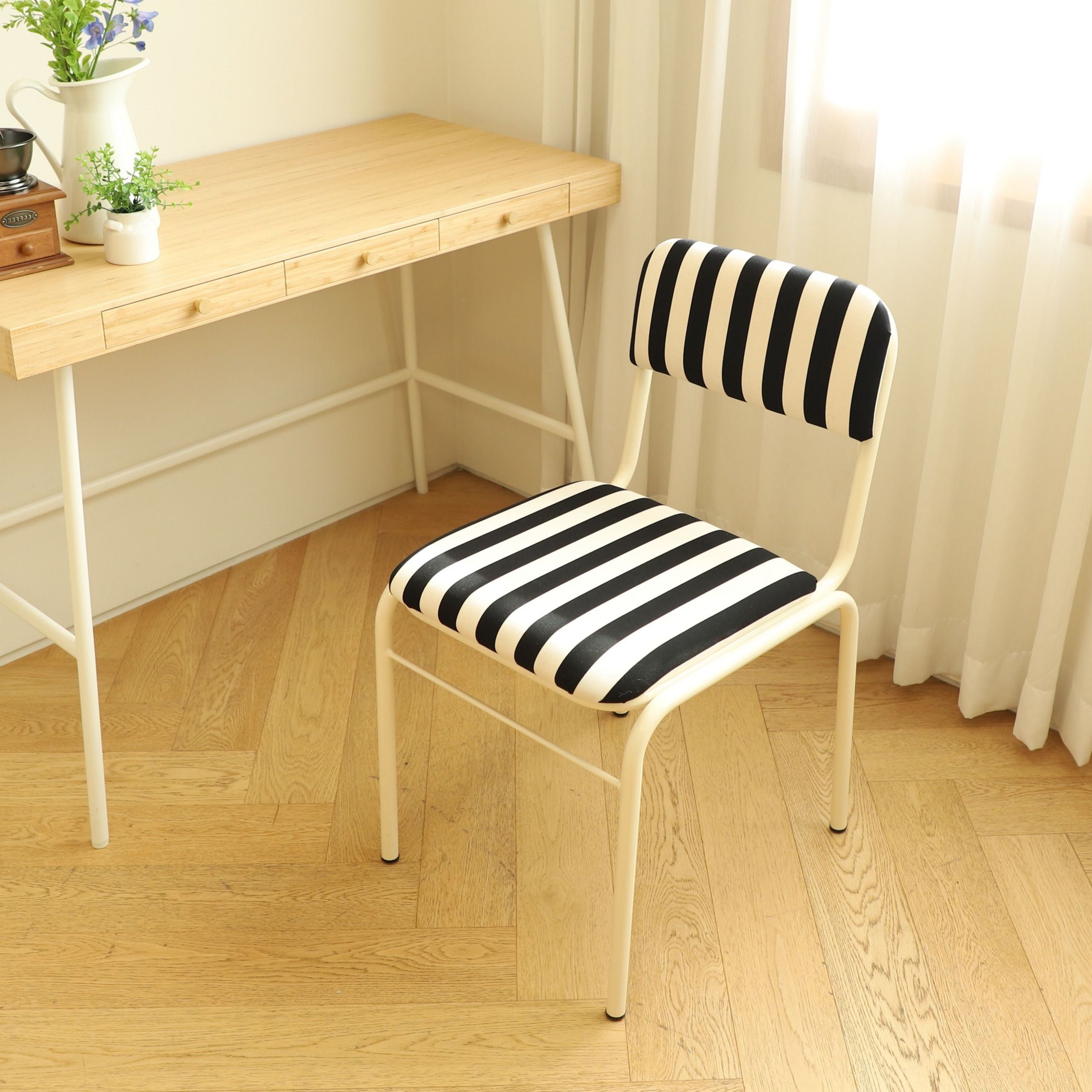 ブラックストライプデザインチェア 椅子 F1758 ブラックストライプデザインチェア 椅子 F1758