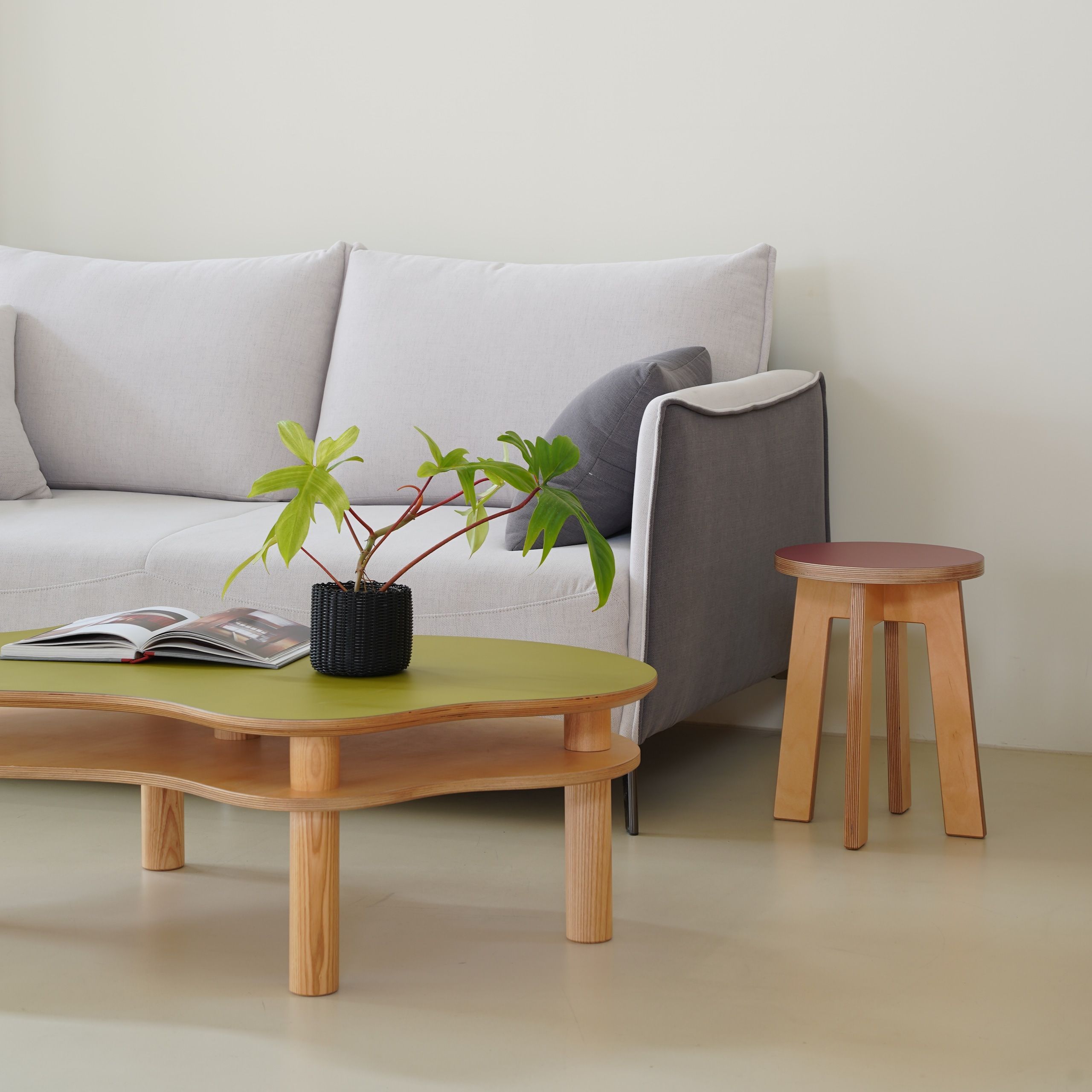 IKEA SVALSTA スヴァルスタ ネストテーブル2点セット | ローテーブル