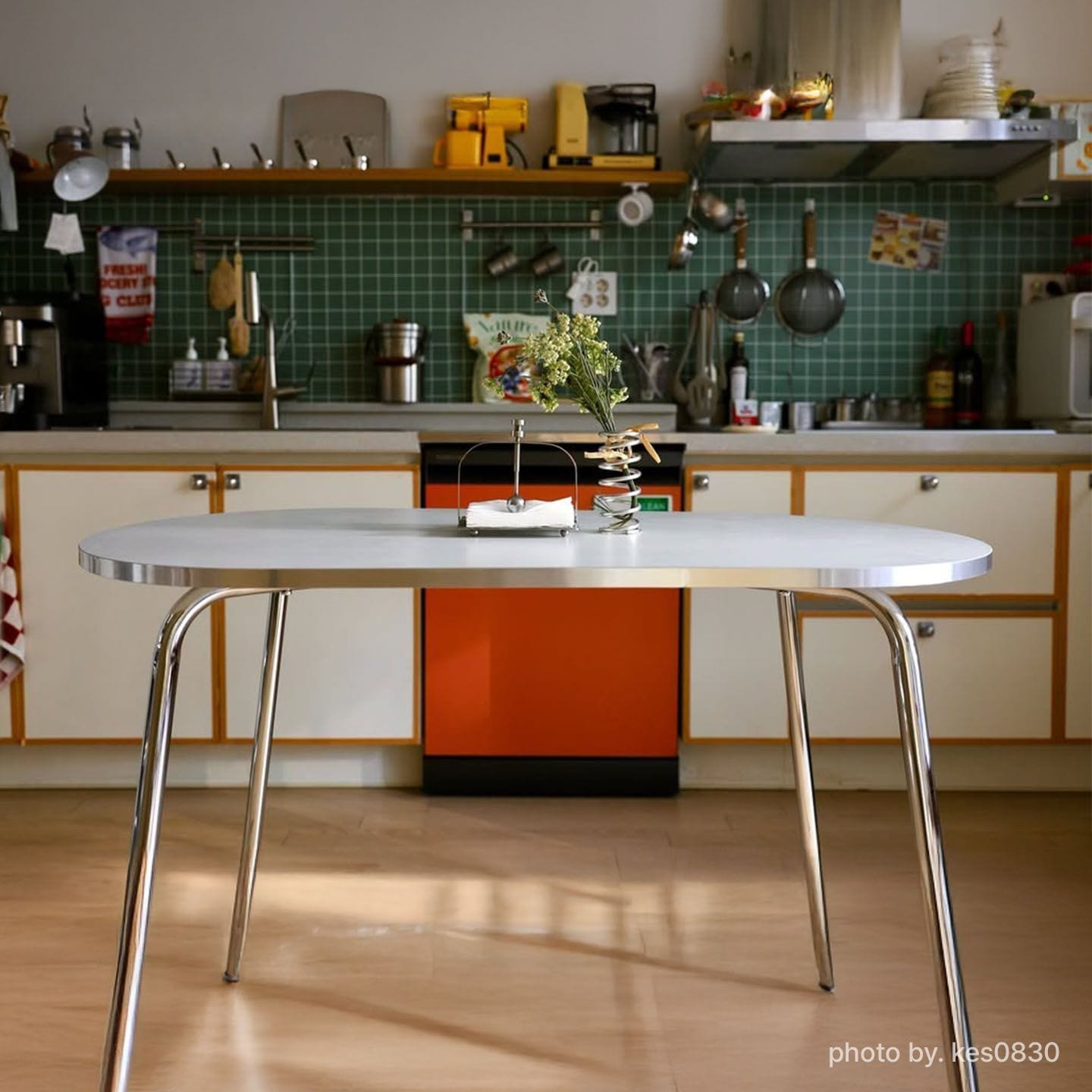 BESTLIVING OFFSET 楕円形 テーブル［3サイズ］ ホワイト シルバー