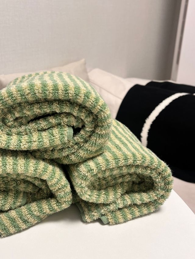 Soft Taffy Stripe Hotel Towel (10-Pack) user photo