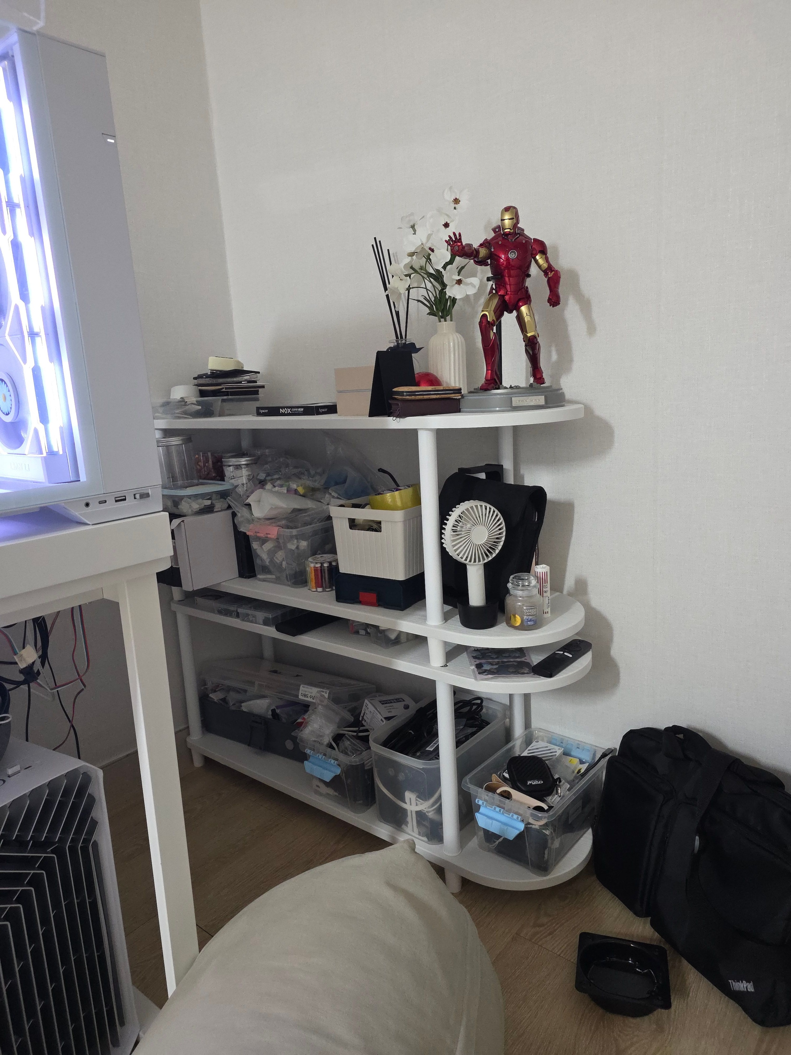 Half-Moon Wooden Shelf user photo