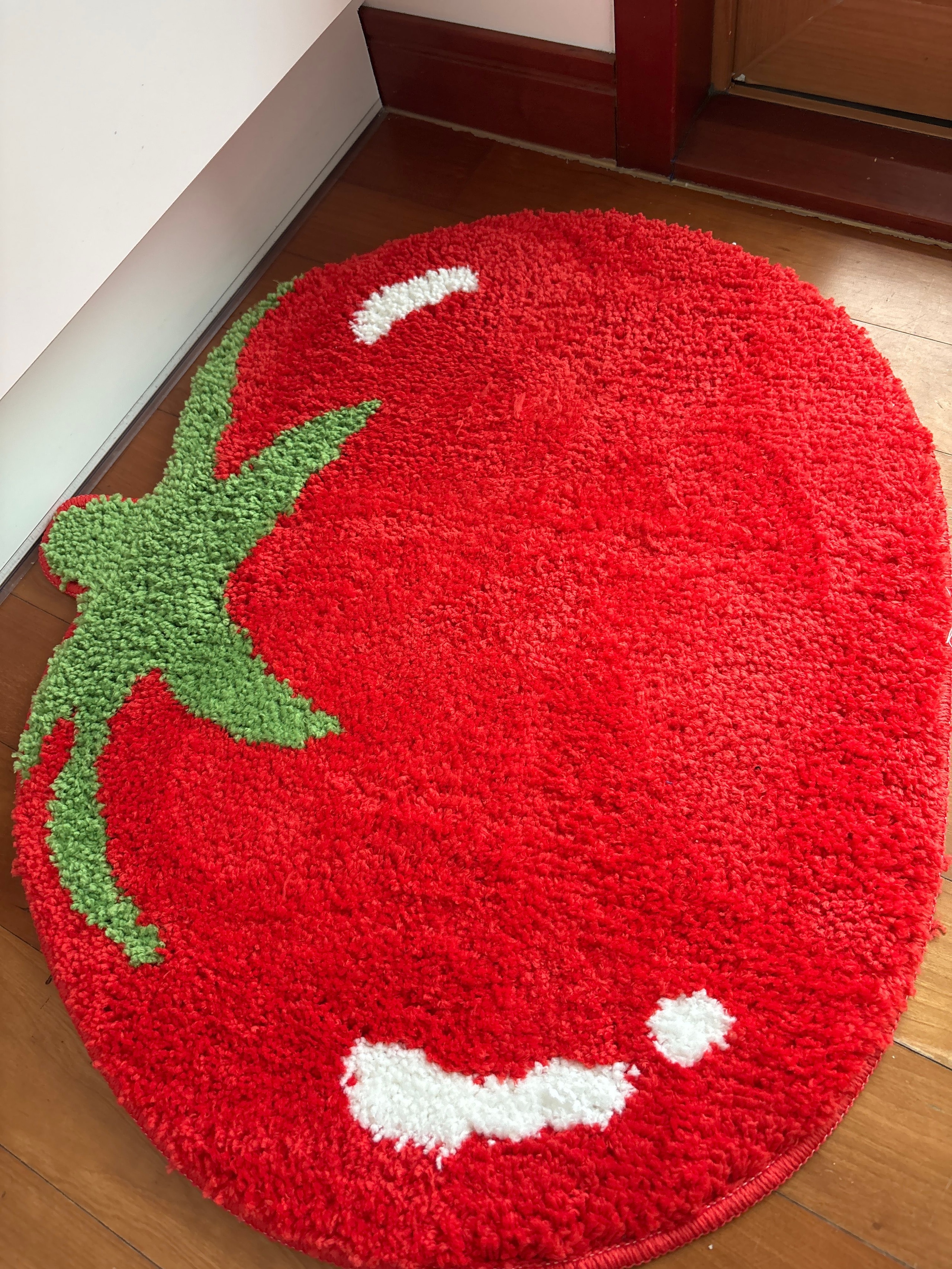 Tomato Tufted Accent Rug user photo