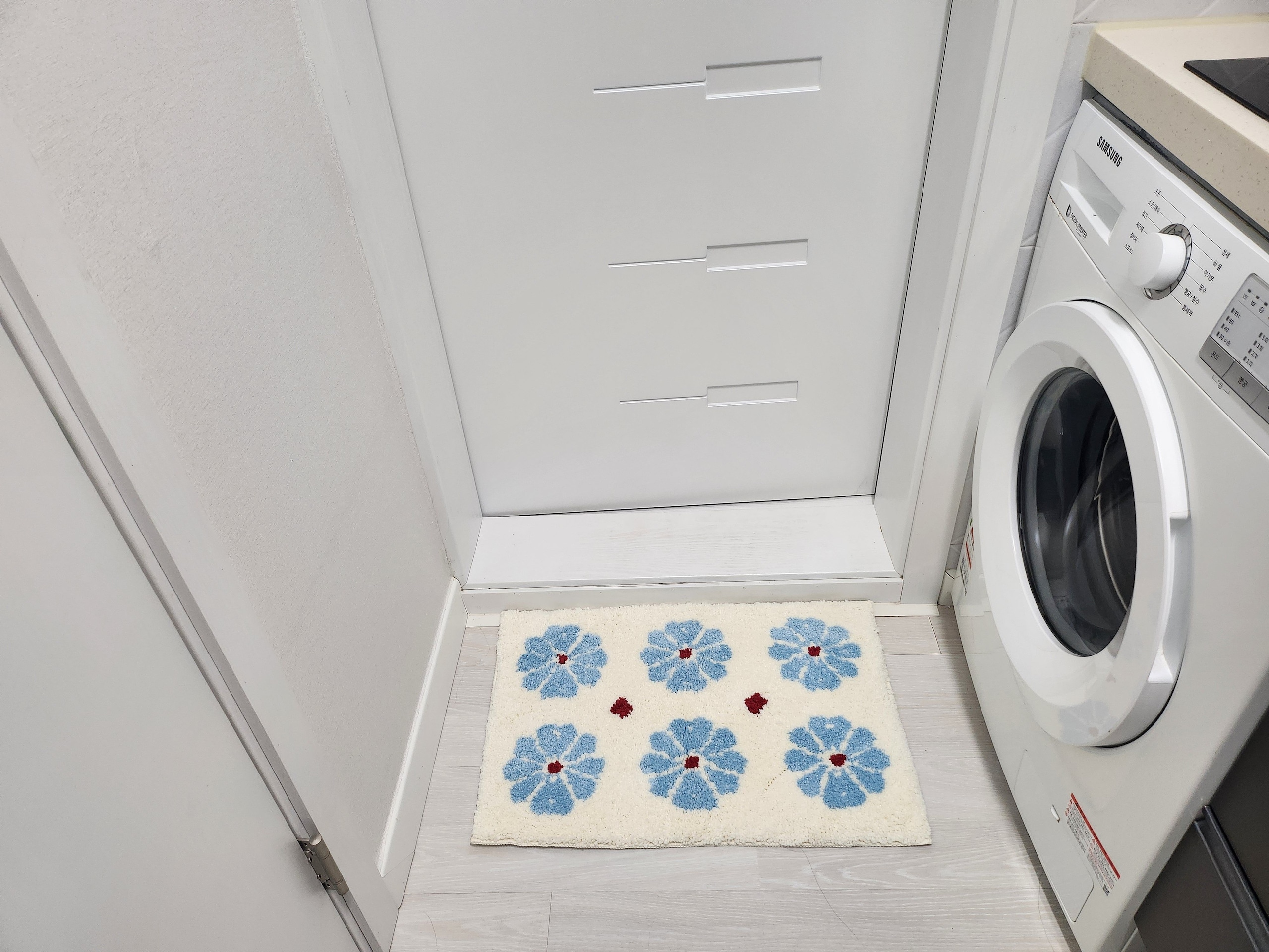 Camellia Ivory Accent Rug user photo